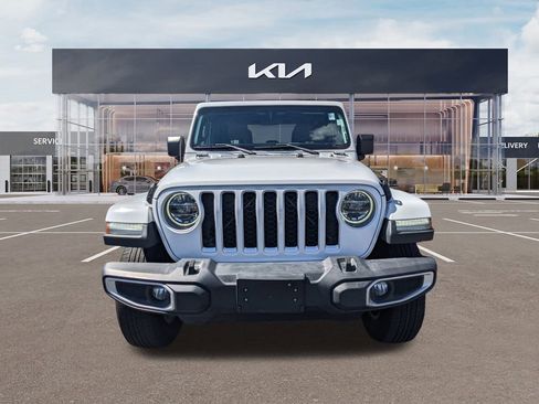 Used 2020 Jeep Gladiator Overland w/ LED Lighting Group image 10