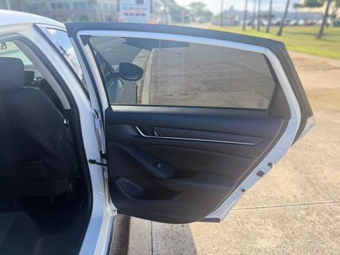 Used 2018 Honda Accord EX image 15
