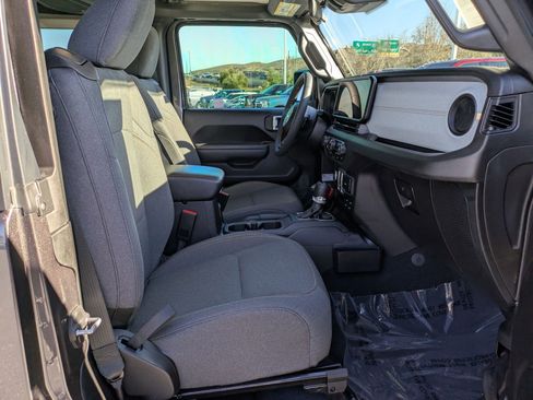 Used 2024 Jeep Wrangler Sport S image 29