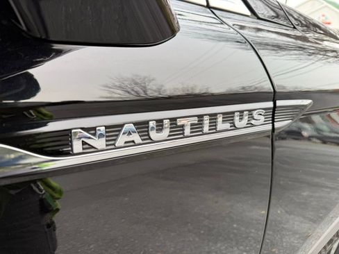 Used 2023 Lincoln Nautilus Reserve w/ Equipment Group 201A image 10