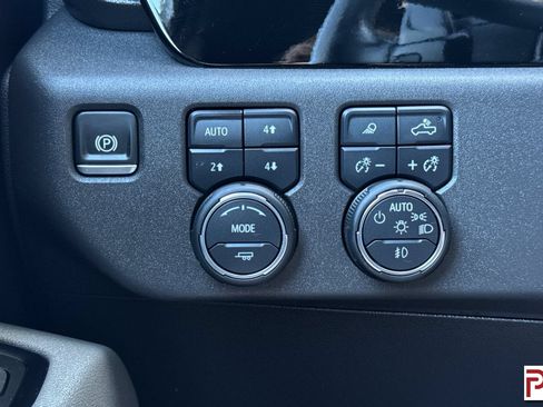 Certified 2025 Chevrolet Silverado 1500 ZR2 AWD/4WD image 32