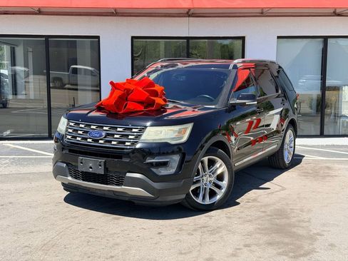 Used 2017 Ford Explorer XLT w/ Equipment Group 202A FWD image 1