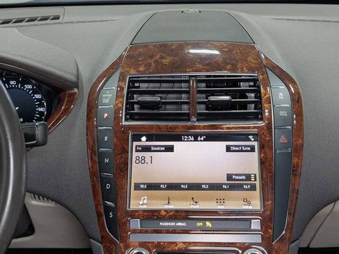 Used 2019 Lincoln MKZ Premiere image 17