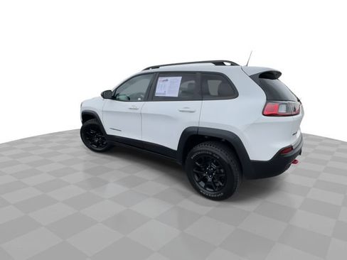Used 2022 Jeep Cherokee Trailhawk w/ Comfort/Convenience Group AWD/4WD image 6