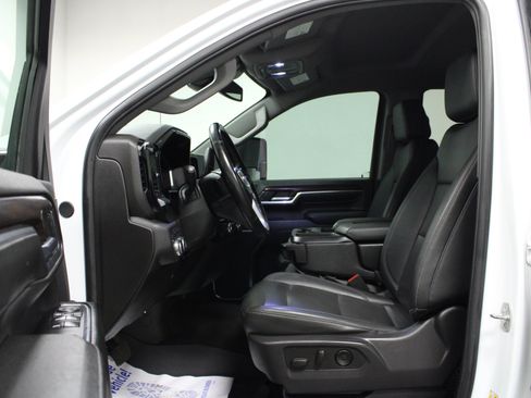 Used 2024 GMC Sierra 3500 SLT w/ X31 Off-Road Package AWD/4WD image 12