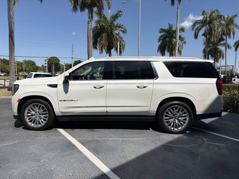 Used 2024 GMC Yukon XL Denali w/ Denali Reserve Package AWD/4WD image 5