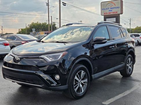 Used 2017 Toyota RAV4 XLE AWD/4WD image 2