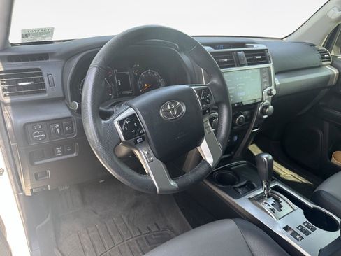 Used 2022 Toyota 4Runner SR5 Premium w/ Moonroof Package RWD image 11