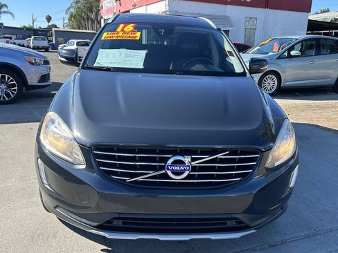 Used 2016 Volvo XC60 T5 Premier w/ Proximity Package FWD image 3