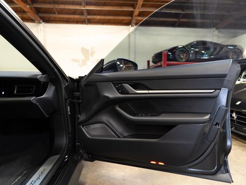 Used 2025 Porsche Taycan RWD image 81