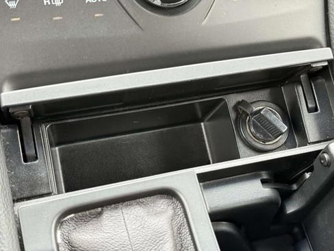 Used 2015 Ford Taurus Limited image 24