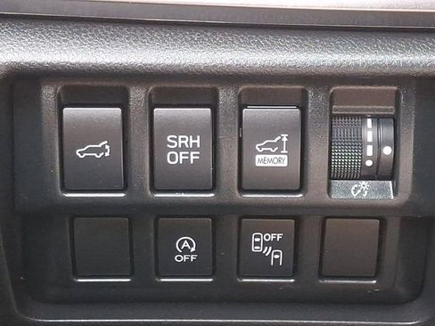 Used 2023 Subaru Forester Premium AWD/4WD image 25