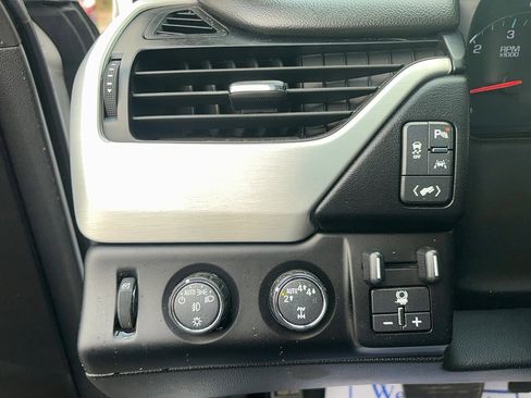 Used 2020 GMC Yukon SLT w/ HD Trailering Package image 24