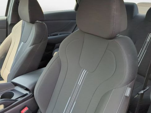 Certified 2025 Hyundai Elantra Sport FWD image 13