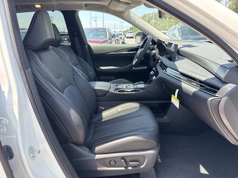 Certified 2025 INFINITI QX60 Luxe w/ Vision Package AWD/4WD image 19