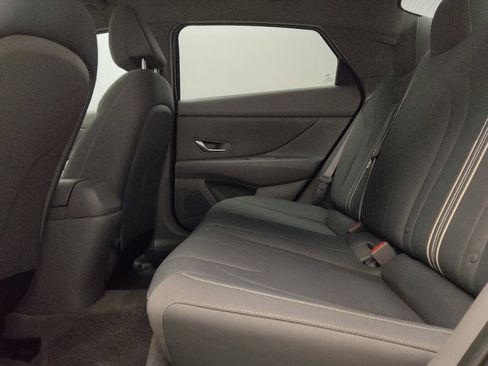 Used 2021 Hyundai Elantra SEL w/ Convenience Package image 18