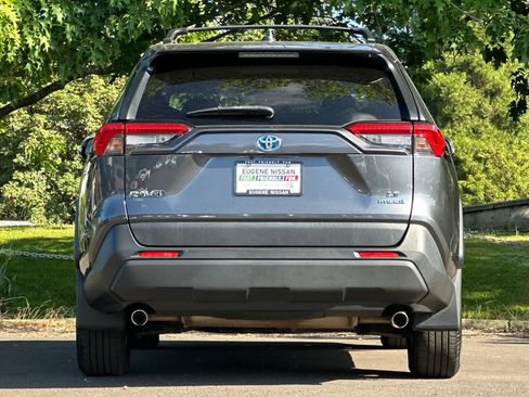 Used 2020 Toyota RAV4 LE w/ All Weather Liner Package AWD/4WD image 7