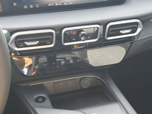 New 2026 Nissan Sentra SV w/ SV Convenience Package FWD image 19
