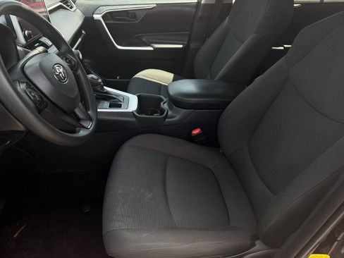 Used 2023 Toyota RAV4 LE AWD/4WD image 10