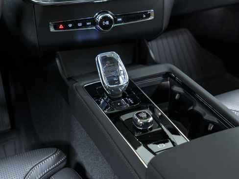 New 2026 Volvo XC90 B5 Ultra w/ Protection Package image 20