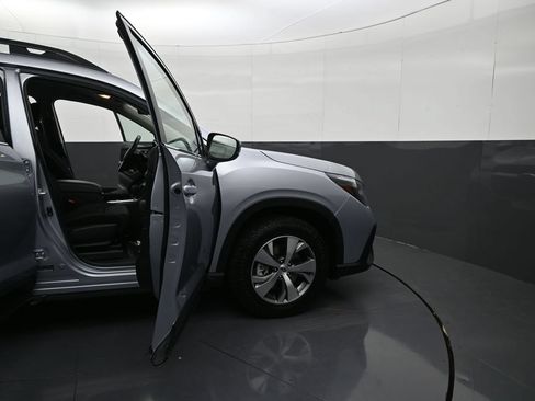 Used 2024 Subaru Ascent Premium w/ Convenience Package AWD/4WD image 9