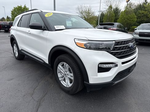 Certified 2024 Ford Explorer XLT w/ Equipment Group 202A AWD/4WD image 11
