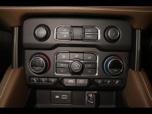 Used 2021 Chevrolet Tahoe High Country w/ Premium Package image 30