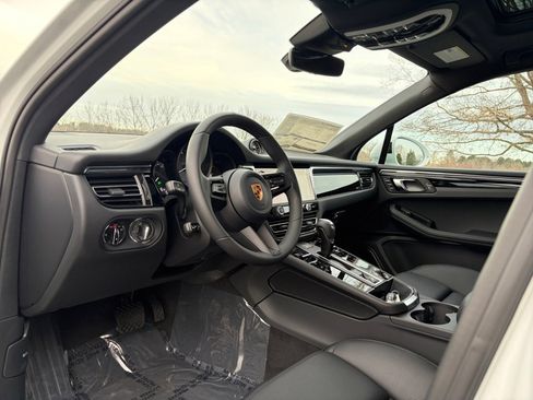 New 2026 Porsche Macan S image 12