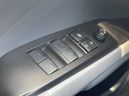 Used 2024 Toyota Camry SE image 16