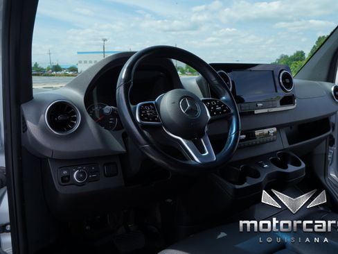 Used 2020 Mercedes-Benz Sprinter 2500 image 21