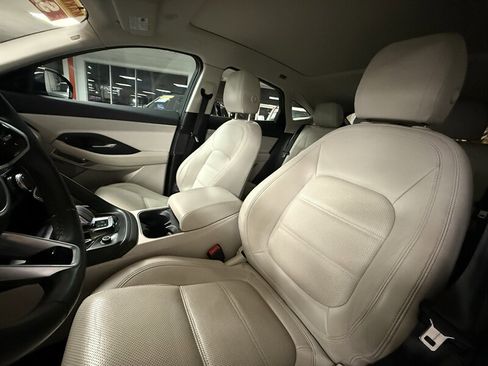 Used 2022 Jaguar E-PACE SE image 20