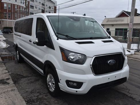 Used 2024 Ford Transit 350 XLT image 4