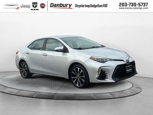 Used 2017 Toyota Corolla SE image 1
