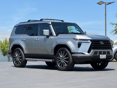 Used 2024 Lexus GX 550 w/ Accessory Package (Z1) AWD/4WD image 5