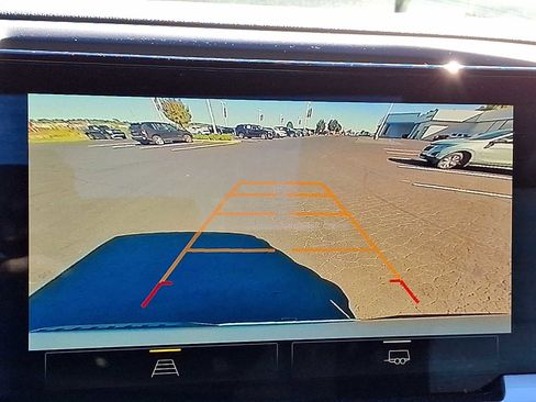 Used 2022 Chevrolet Silverado 1500 LT image 18