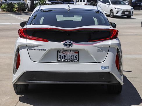 Certified 2022 Toyota Prius Prime XLE FWD image 7