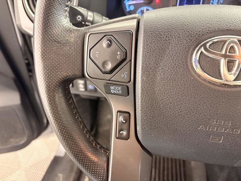 Used 2019 Toyota Tacoma TRD Off-Road w/ TRD Premium Off Road Package AWD/4WD image 30