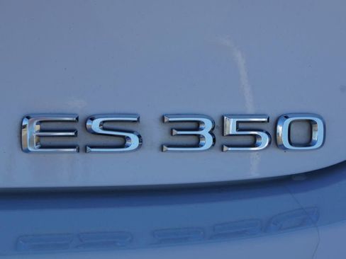 Used 2023 Lexus ES 350 F Sport w/ Accessory Package (Z2) image 19