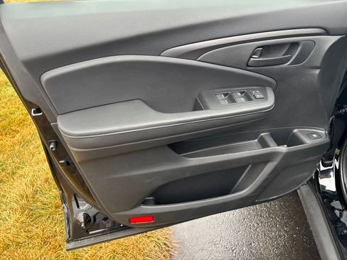 New 2025 Honda Ridgeline Sport image 10