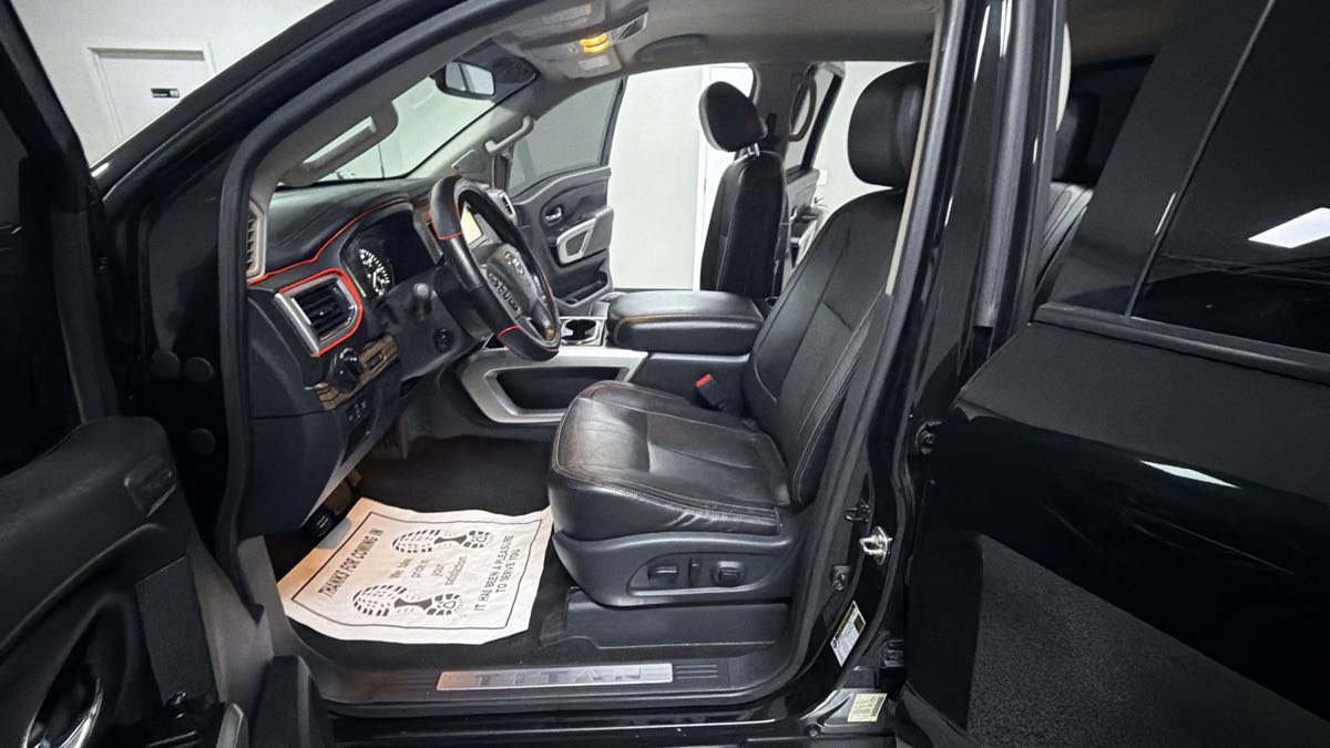 Used 2018 Nissan Titan SL w/ Texas Titan Edition AWD/4WD image 11