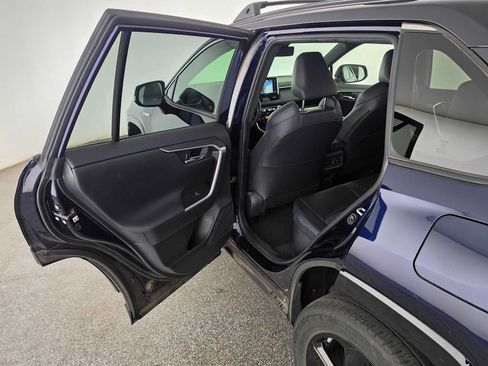 Used 2019 Toyota RAV4 XSE w/ XSE Weather Package AWD/4WD image 15