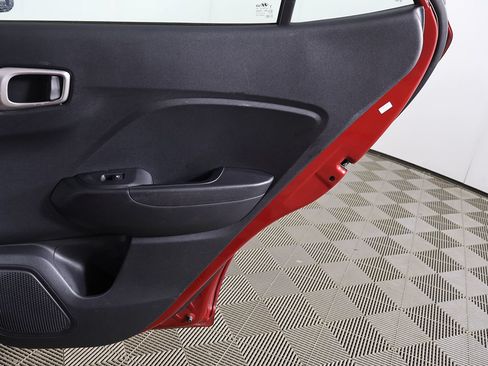 Certified 2024 Hyundai Venue SEL FWD image 22