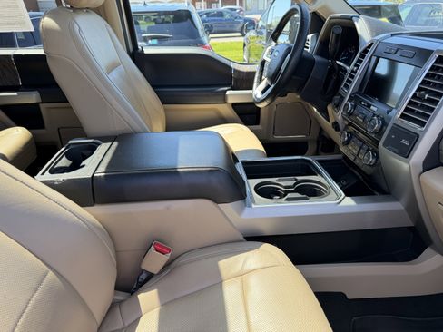 Used 2017 Ford F250 Lariat w/ Lariat Ultimate Package AWD/4WD image 13