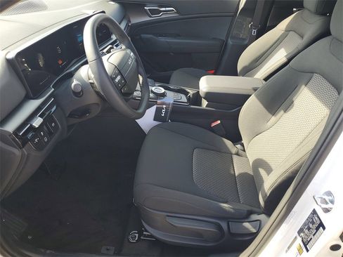 New 2026 Kia Sportage LX image 5