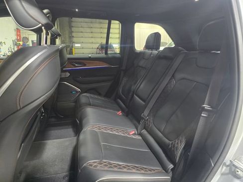 Used 2022 Jeep Grand Cherokee Summit AWD/4WD image 28