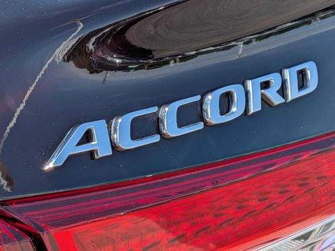 Used 2021 Honda Accord Touring image 11