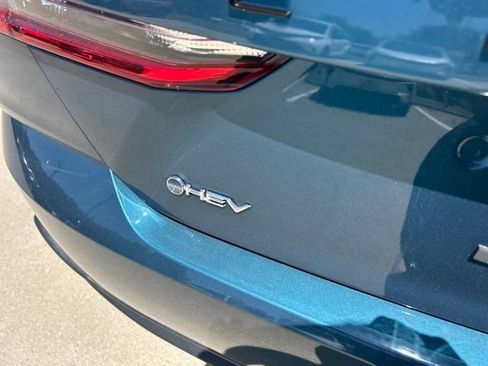 Used 2025 Toyota Camry SE FWD image 5