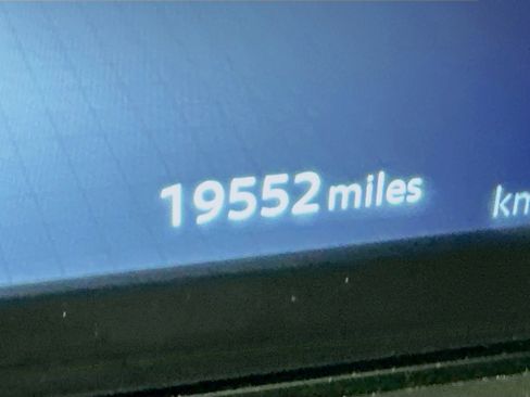 Used 2023 Nissan Ariya AWD image 19