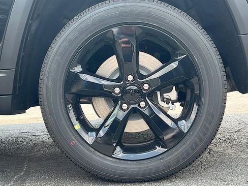 New 2025 Jeep Grand Cherokee L Altitude image 29