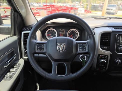 Used 2020 RAM 1500 Classic SLT AWD/4WD image 16